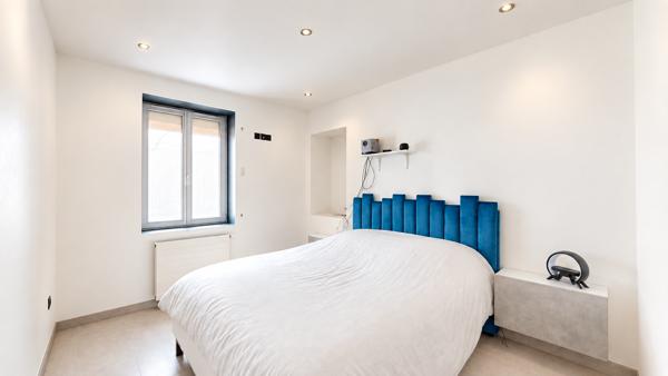 Appartement
         3 pièces
        - 70 m² Exclusivité 210 000 € *