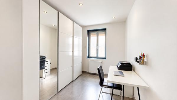 Appartement
         3 pièces
        - 70 m² Exclusivité 210 000 € *
