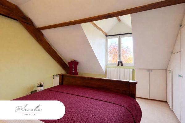 Ferme au carré avec potentiel et cachet en campagne péveloise