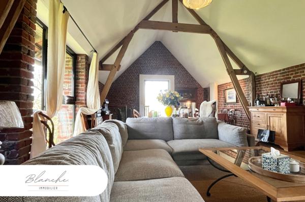 Ferme au carré avec potentiel et cachet en campagne péveloise