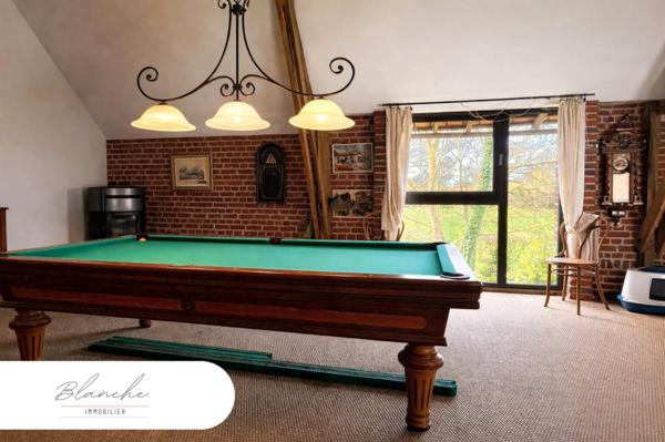 Ferme au carré avec potentiel et cachet en campagne péveloise