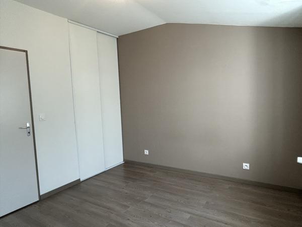 Maison 4 chambres - 2 salles d'eau - garage et dépendance