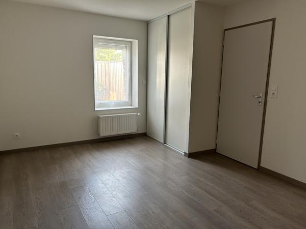 Maison 4 chambres - 2 salles d'eau - garage et dépendance