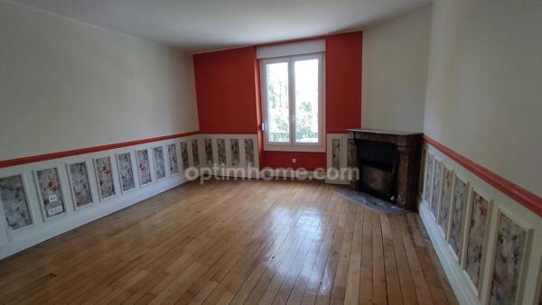 Appartement à vendre - T3 de 86 m² situé 2ème étage avec parking.