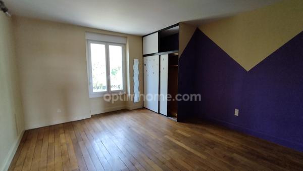 Appartement à vendre - T3 de 86 m² situé 2ème étage avec parking.