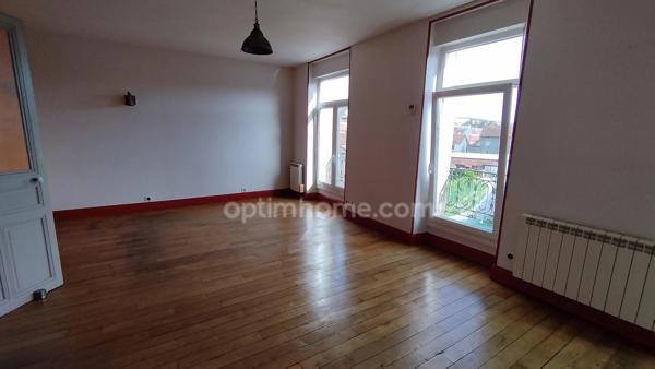 Appartement à vendre - T3 de 86 m² situé 2ème étage avec parking.