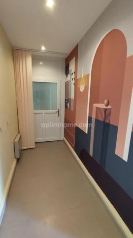 Appartement à vendre - T3 de 86 m² situé 2ème étage avec parking.