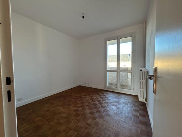 UNIVERSITE - T3 AVEC DEUX BALCONS, CAVE ET GARAGE PRIVATIF