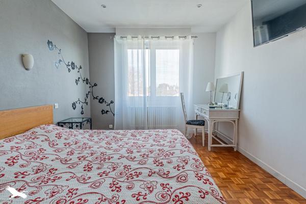 Maison à vendre |  Sainte-Eulalie |  6 pièces | 185 m²