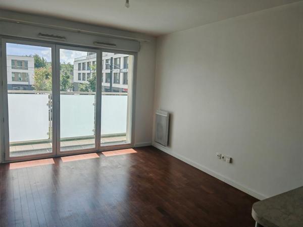 À deux pas du Parc de Sceaux  -  Appartement 3 pièces avec balcon et box  - Résidence Franco Suisse