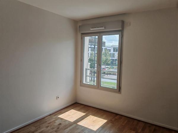 À deux pas du Parc de Sceaux  -  Appartement 3 pièces avec balcon et box  - Résidence Franco Suisse