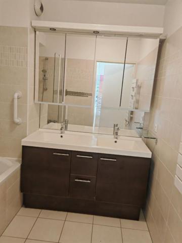 À deux pas du Parc de Sceaux  -  Appartement 3 pièces avec balcon et box  - Résidence Franco Suisse