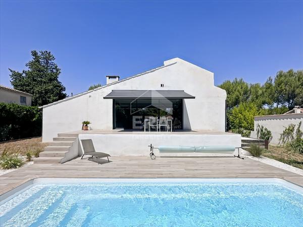 Villa plain pied environnement calme et piscine