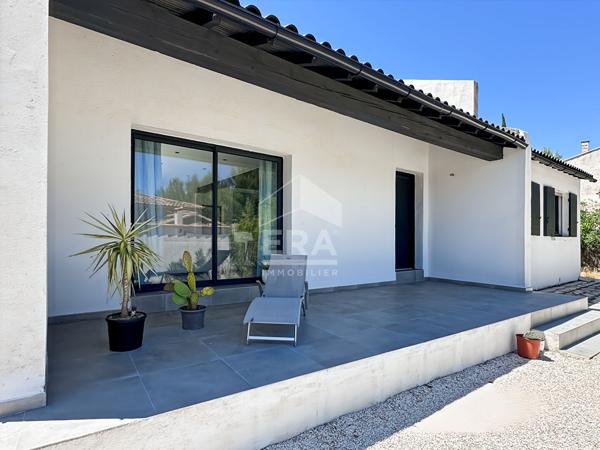 Villa plain pied environnement calme et piscine