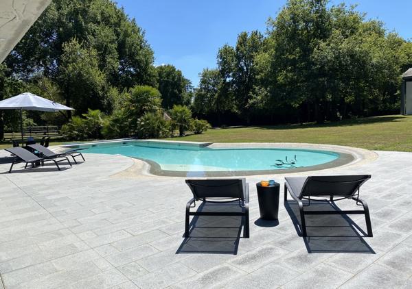 Villa d'exception 400 m² aux portes de Nantes dans un parc 13.000 m²