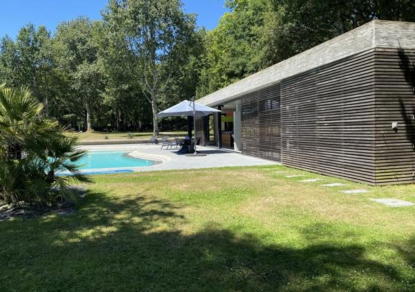 Villa d'exception 400 m² aux portes de Nantes dans un parc 13.000 m²