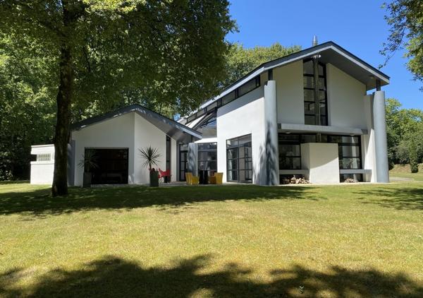 Villa d'exception 400 m² aux portes de Nantes dans un parc 13.000 m²