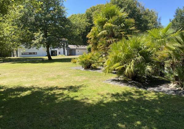Villa d'exception 400 m² aux portes de Nantes dans un parc 13.000 m²