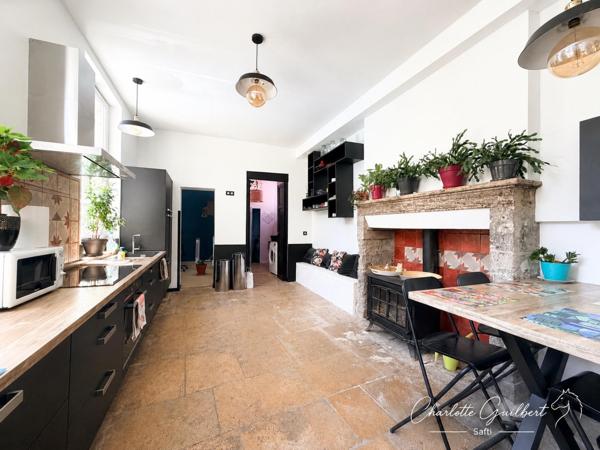 Maison de caractère – Piscine – À pied de toutes les commodités