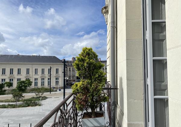 Bel appartement de caractère de 140 m² au sol (127 m² Carrez) dans un immeuble restauré du XVIIIème siècle