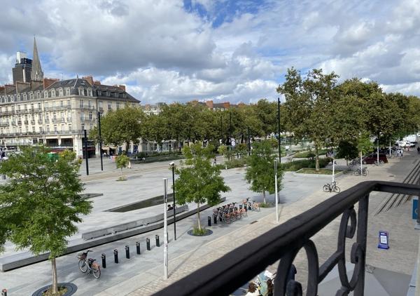 Bel appartement de caractère de 140 m² au sol (127 m² Carrez) dans un immeuble restauré du XVIIIème siècle