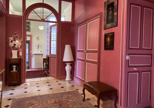 Bel appartement de caractère de 140 m² au sol (127 m² Carrez) dans un immeuble restauré du XVIIIème siècle