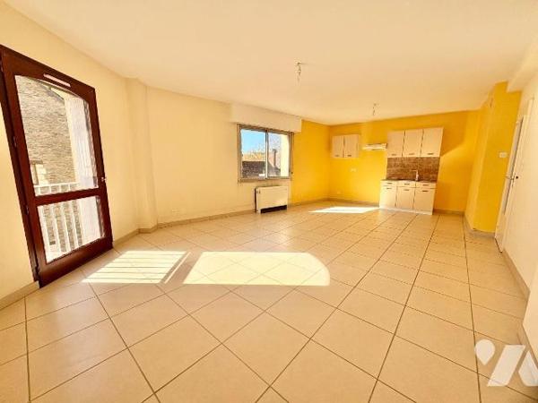 ÉTUDE TRENTE CINQ NOTAIRES / Appartement T2 - 51,61 m² - Coeur de bourg - Exposition SUD / EST...