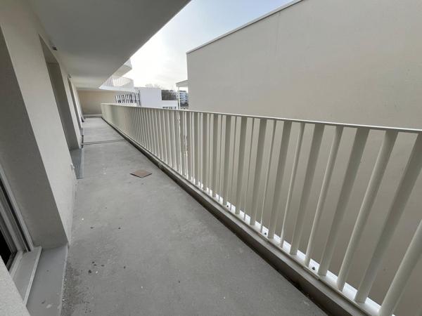 Avec Terrasse/Parking/Tramway
