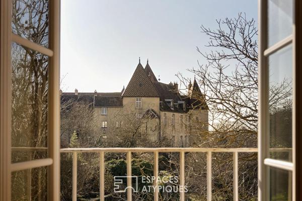 Ancienne dépendance du château et son charmant jardin