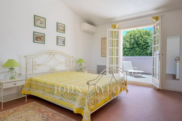 Belle villa provencale dans un domaine fermé