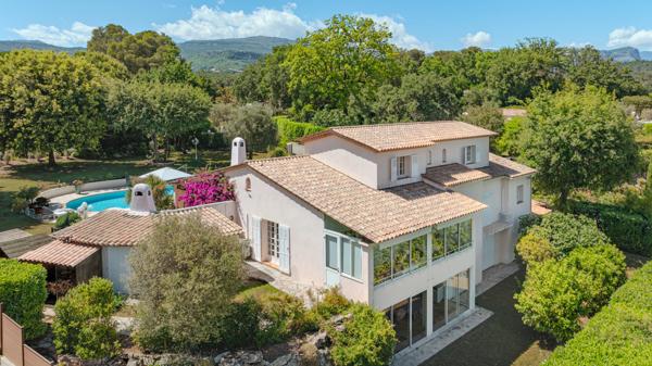Belle villa provencale dans un domaine fermé