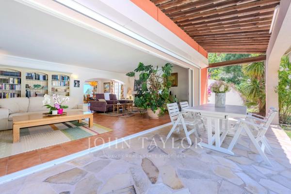 Belle villa provencale dans un domaine fermé
