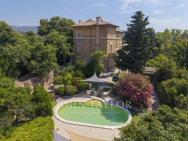 Appartement de charme avec jardin de 800 m² à La Ciotat