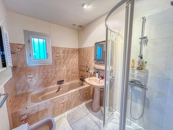 ROYAN - QUARTIER DU PARC - 300 M PLAGE - Maison 4 Chambres - Environnement calme