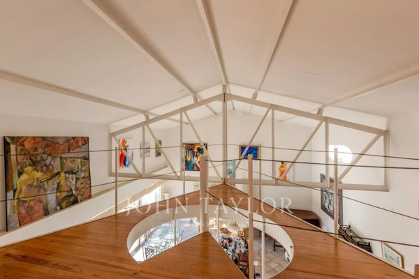 Villa lumineuse avec piscine, studio indépendant et vue dégagée à Antibes