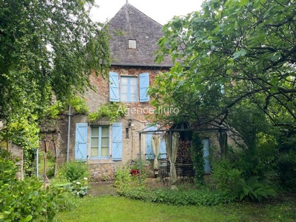 Maison - Proximite oloron-sainte-marie - Réf.:205405 PROXIMITE IMMEDIATE OLORON - BELLE MAISON AVEC DEPENDANCES - CHARME DE L'ANCIEN