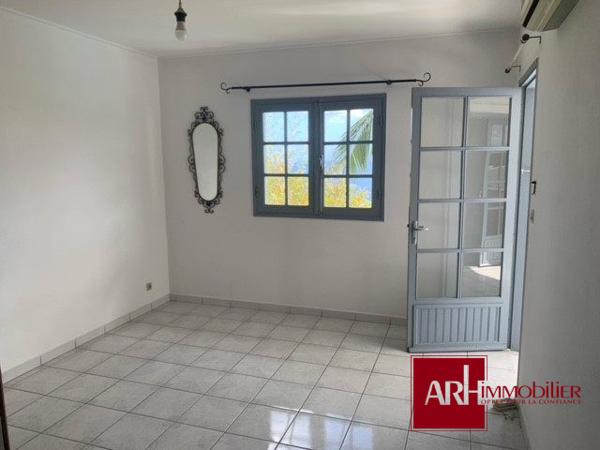A LOUER VILLA F6 AVEC PISCINE - LA POSSESSION