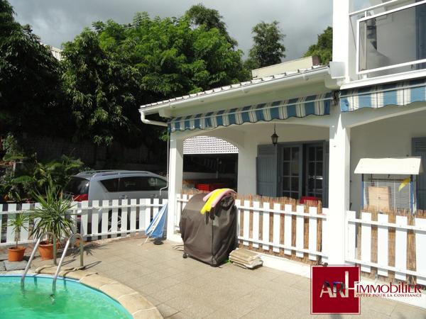 A LOUER VILLA F6 AVEC PISCINE - LA POSSESSION