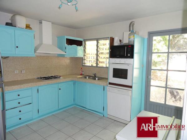 A LOUER VILLA F6 AVEC PISCINE - LA POSSESSION