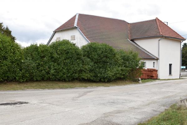 Frasne (25560) VASTE MAISON RENOVEE FRASNE GARE TGV