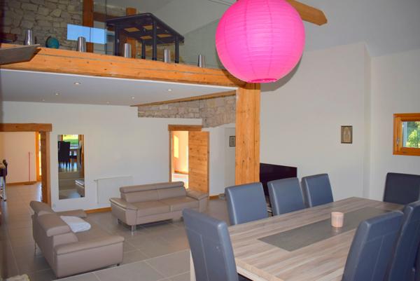 Frasne (25560) VASTE MAISON RENOVEE FRASNE GARE TGV