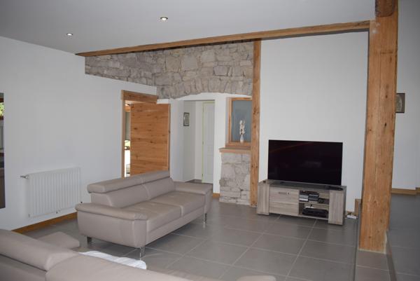 Frasne (25560) VASTE MAISON RENOVEE FRASNE GARE TGV