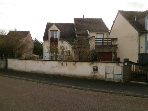 MAISON 6 PIECES LOUER A RENOVER Saint-Germain-du-Puy (18390)