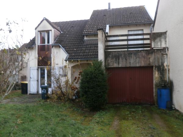 MAISON 6 PIECES LOUER A RENOVER Saint-Germain-du-Puy (18390)