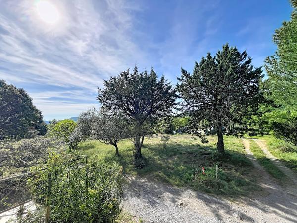 Sud Ardèche - Saint Paul Le Jeune : Maison 138 m2 -  2 logements - Garage indépendant - Terrain 2877 m2