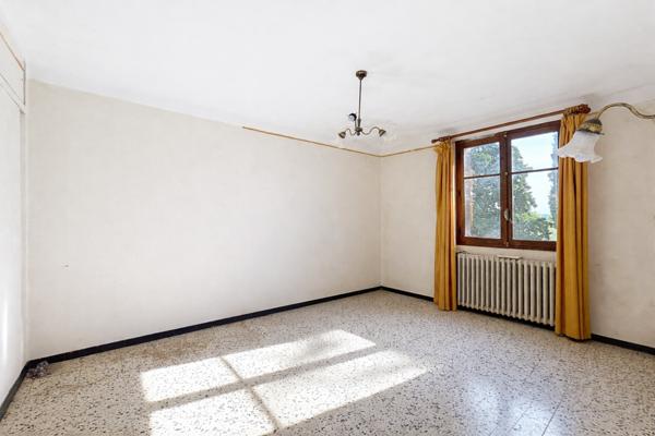 Sud Ardèche - Saint Paul Le Jeune : Maison 138 m2 -  2 logements - Garage indépendant - Terrain 2877 m2