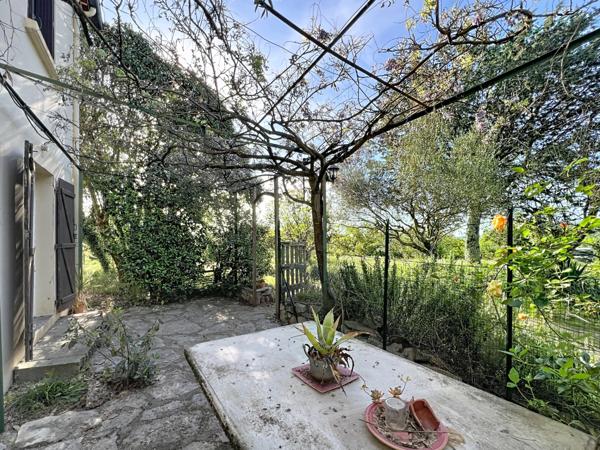 Sud Ardèche - Saint Paul Le Jeune : Maison 138 m2 -  2 logements - Garage indépendant - Terrain 2877 m2