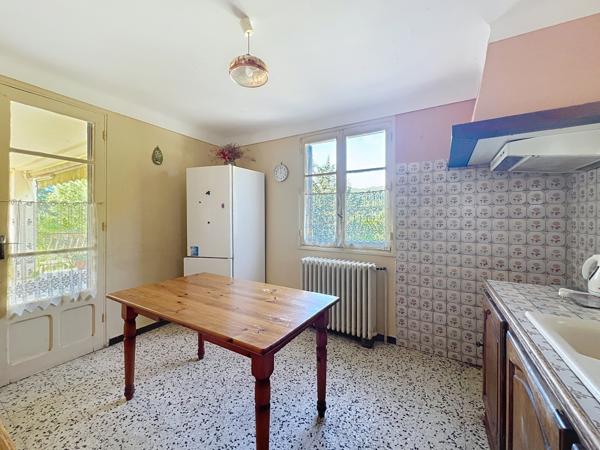 Sud Ardèche - Saint Paul Le Jeune : Maison 138 m2 -  2 logements - Garage indépendant - Terrain 2877 m2