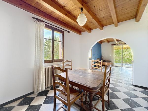 Sud Ardèche - Saint Paul Le Jeune : Maison 138 m2 -  2 logements - Garage indépendant - Terrain 2877 m2