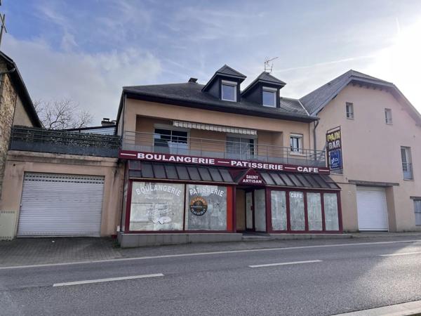 Location Local commercial 182 m2 à Flavin